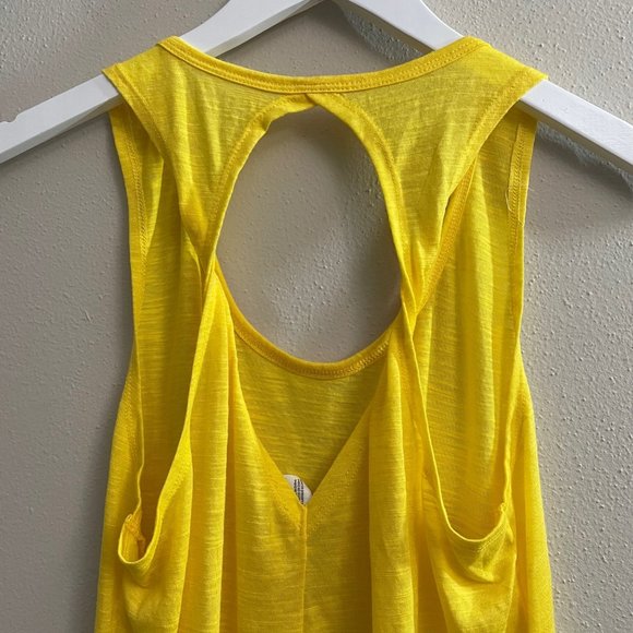 Ellie Workout Tank Size L - Picture 4 of 6